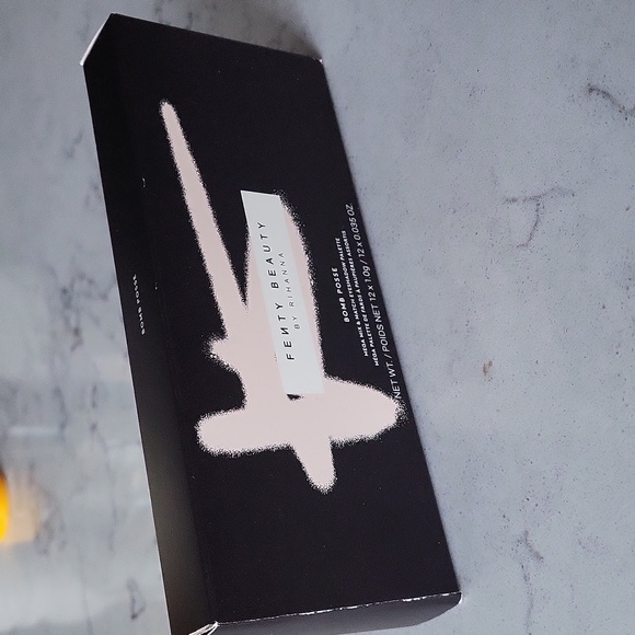 Fenty Beauty Bomb Posse Eyeshadow Palette - Picture 3 of 5